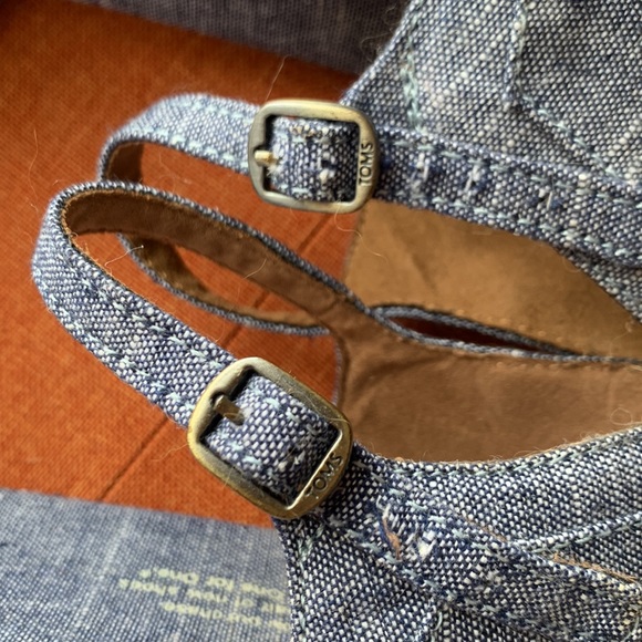 TOMS Chambray Cork Wedge Sandals ~Size 8.5 - Picture 6 of 7